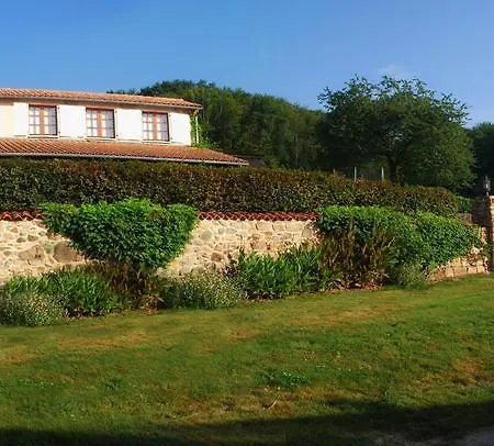 펜션 La Caleche Roussines